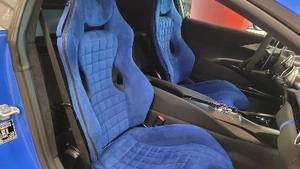 Blu Elettrico AlcantaraInterior image