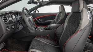 Black Leather / Alcantara - Red StitchingInterior image