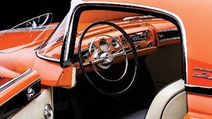 Beige / Black Leather - Black Piping / StitchingInterior image