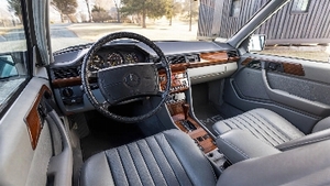 Palomino LeatherInterior image