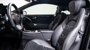 Black Leather - White StitchingInterior image