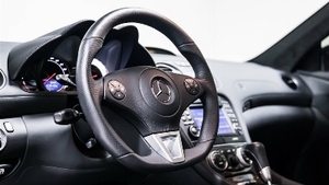 Black Leather - White StitchingInterior image