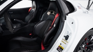 Black Leather / Alcantara - Red StitchingInterior image