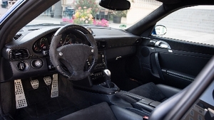 Black Leather / Alcantara - Blue StitchingInterior image