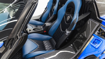 Light Blue / Black Leather - Light Blue StitchingInterior image