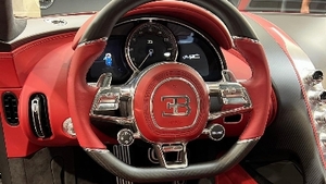 Beluga Black / Italian Red LeatherInterior image