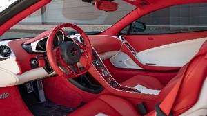 Red / White LeatherInterior image