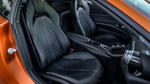 Nero Leather - Bianco StitchingInterior image