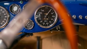 Tan LeatherInterior image