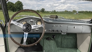 Beige LeatherInterior image
