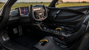 Black / Yellow LeatherInterior image