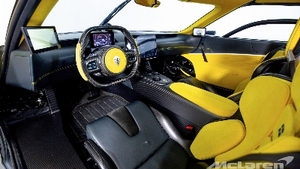 Yellow Alcantara / Black Leather - Black StitchingInterior image