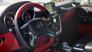 Designo Black / Classic Red Leather - Classic Red StitchingInterior image