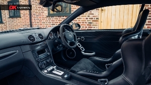 Black Leather / Alcantara - White StitchingInterior image