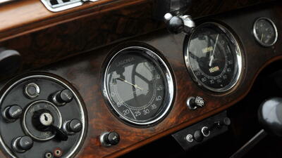 Brown LeatherInterior image