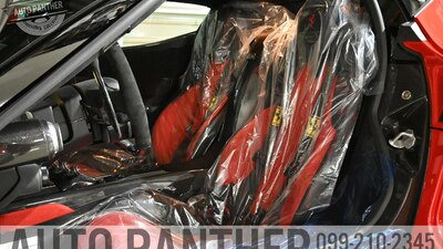 Nero Leather / Rosso Alcantara - Rosso StitchingInterior image
