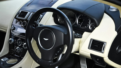 Cream Truffle / Obsidian Black LeatherInterior image