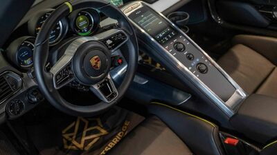 Black Leather / Acid Green PipingInterior image