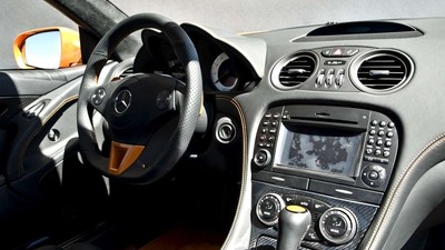 Black Leather / Alcantara - Orange StitchingInterior image