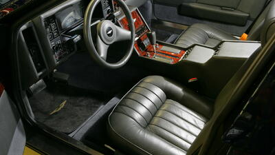 Dark Grey LeatherInterior image