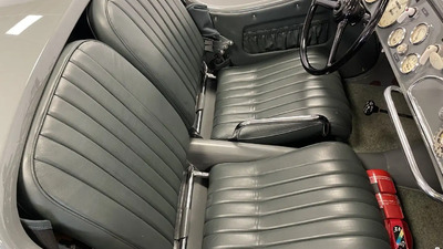 Grey LeatherInterior image