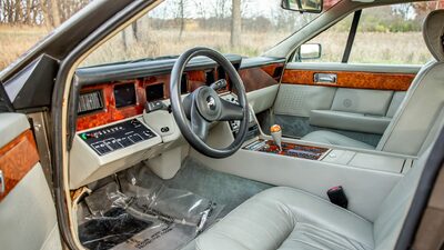 Grey Connolly LeatherInterior image