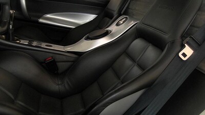 Black Leather / AlcantaraInterior image
