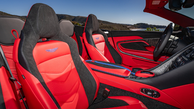 Black / Red LeatherInterior image