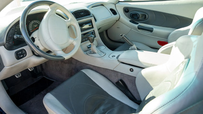 White / Black LeatherInterior image