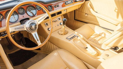 Beige LeatherInterior image