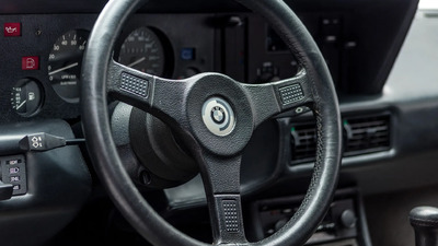 Black Leather / Grey ClothInterior image