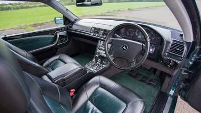 Black / Green LeatherInterior image