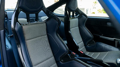 Blue Leather / Houndstooth Seat Inserts - White StitchingInterior image
