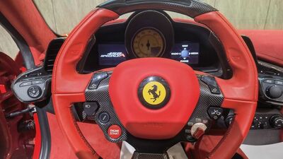 Rosso FX / Nero AlcantaraInterior image
