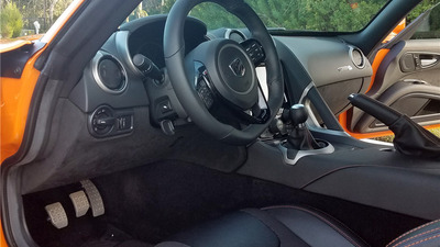 Black Leather / Alcantara - Orange StitchingInterior image