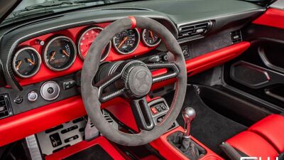Blood Red Leather / Black AlcantaraInterior image