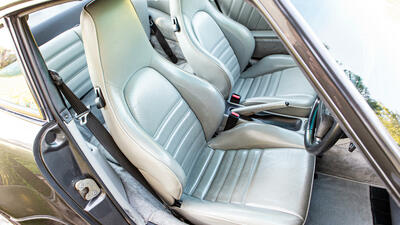 Marble Grey / Black LeatherInterior image