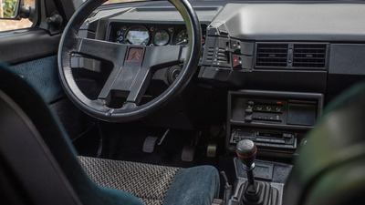 Black LeatherInterior image