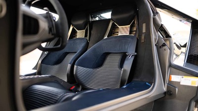 Black Leather / Blue AlcantaraInterior image