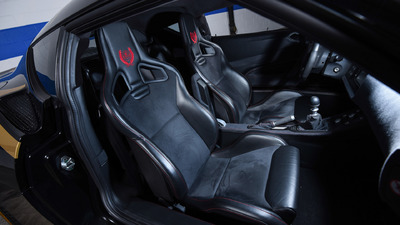Black Alcantara - Atomic Red StitchingInterior image