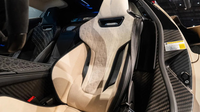 Beige Alcantara / Black Leather - Black Alcantara / Leather - Beige StitchingInterior image