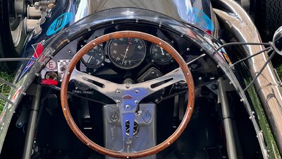 Black LeatherInterior image