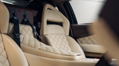 Avorio Lilium / Marrone Janus LeatherInterior image