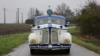 White / BlueColor image