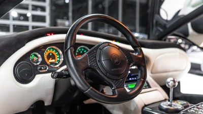 Bianco Leather / Marrone SuedeInterior image