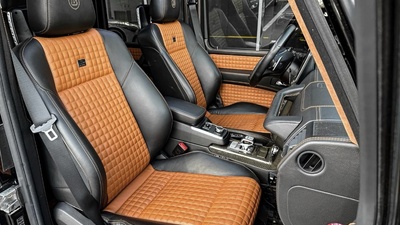 Black / Brown LeatherInterior image