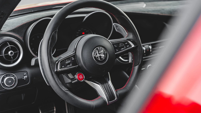 Black / Red Leather - Red StitchingInterior image