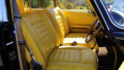 Beige LeatherInterior image