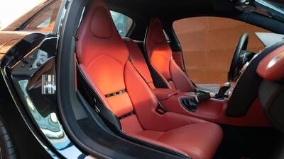 Berry Red LeatherInterior image