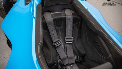 Black Leather / AlcantaraInterior image